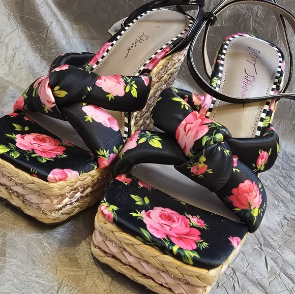 Betsey Johnson Black and Pink Wedge Shoes - Picture 10 of 16
